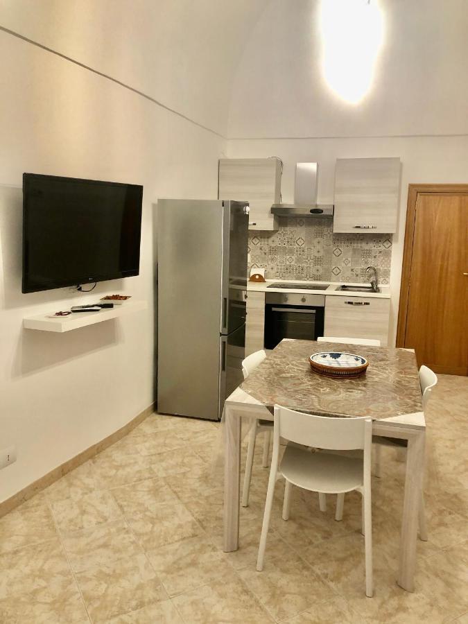 Al Civico 3 Centro Apartment Polignano a Mare Bagian luar foto